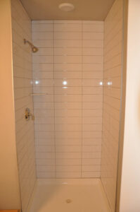 Catalano Lofts Apartment Shower